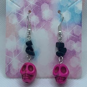 Handmade Howlite Skulls Jet Chips Semiprecious Stone Silver Plated Earrings NWOT